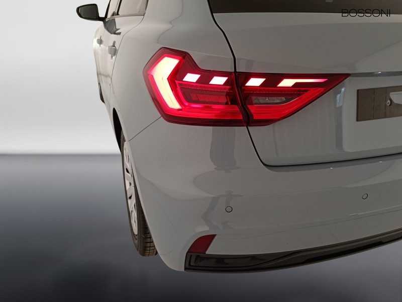 25 - Audi A1 sportback 30 1.0 tfsi 116cv business s tronic