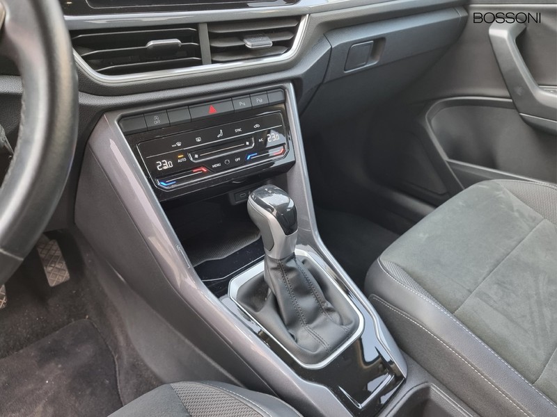 7 - Volkswagen T-Roc 1.5 tsi act style dsg