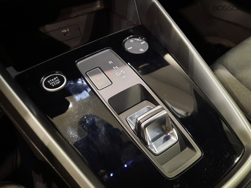 13 - Audi A3 sportback 35 1.5 tfsi mhev business s tronic