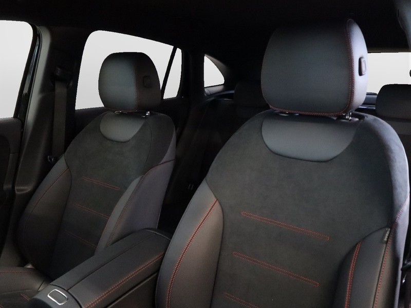 7 - Mercedes GLA 180 d amg line advanced plus 8g-dct