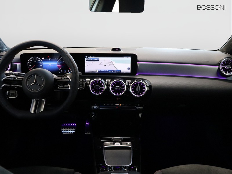 13 - Mercedes Classe A 180 d amg line extra speedshift dct amg 8g