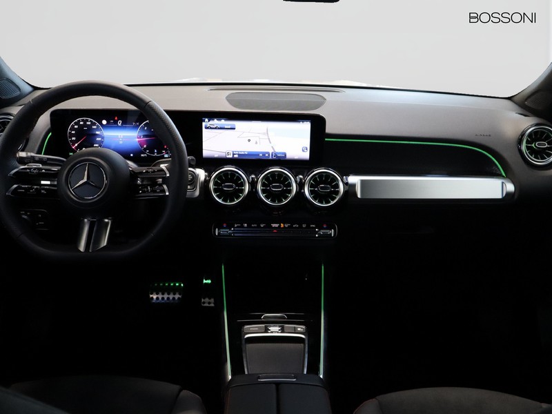 13 - Mercedes GLB 200 d amg line premium 8g-dct