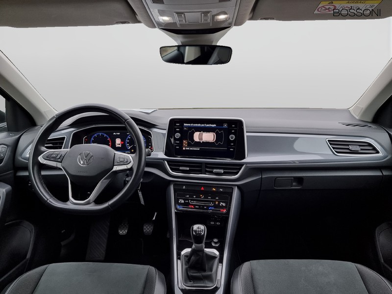 13 - Volkswagen T-Roc 1.0 tsi 110cv style