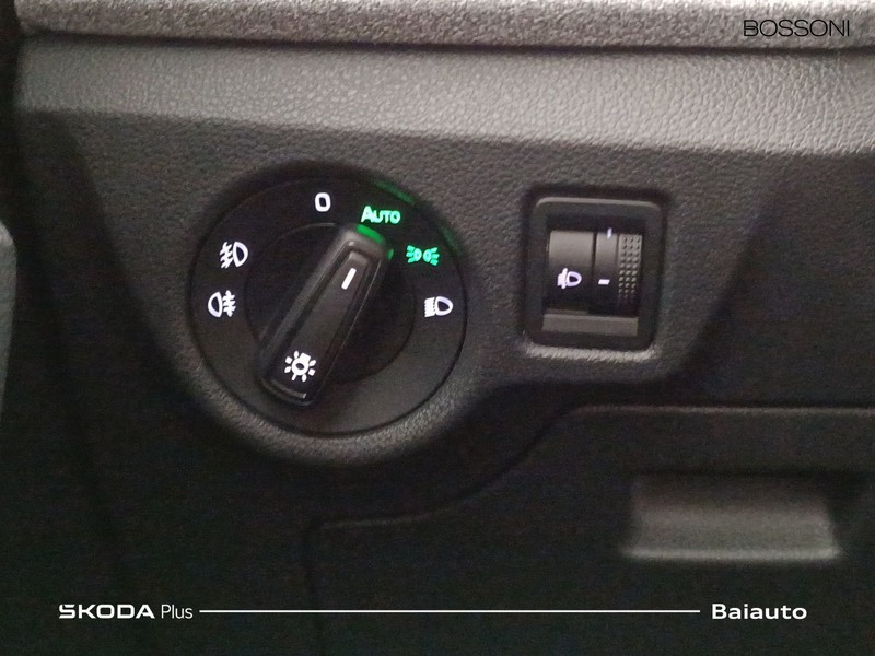 13 - Skoda Kamiq 1.0 tsi 115cv selection