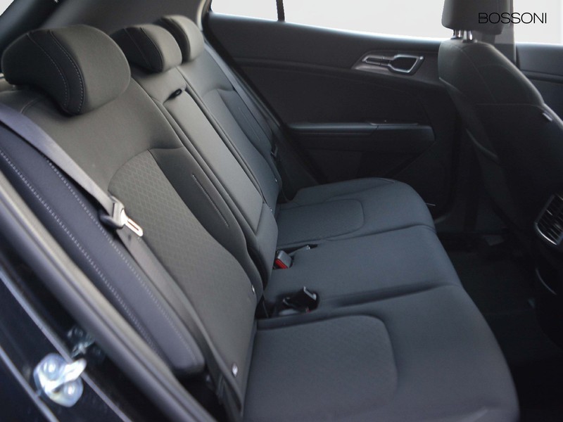 7 - Kia Sportage 1.6 crdi mhev business dct