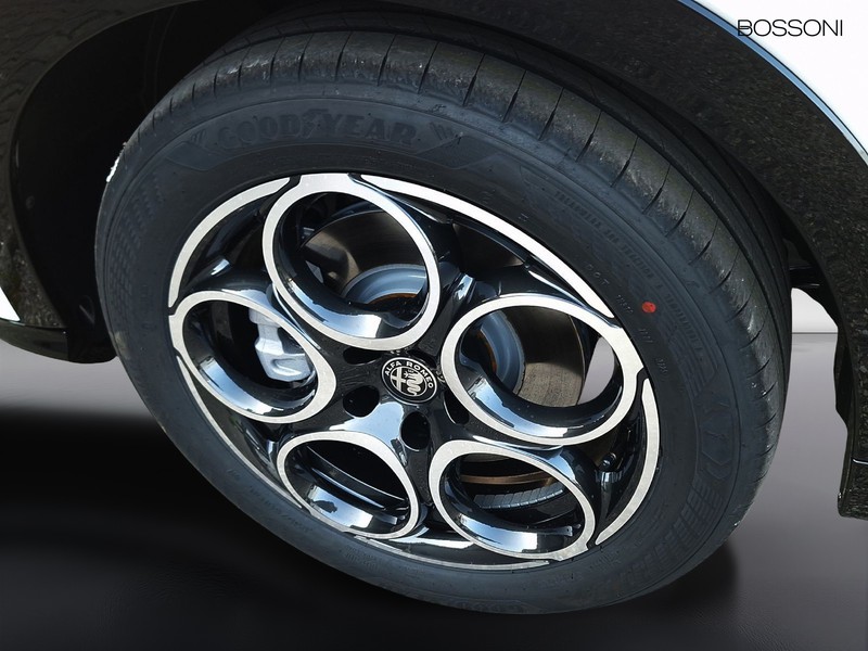 13 - Alfa Romeo Tonale 1.5 hybrid 175cv sprint tct7