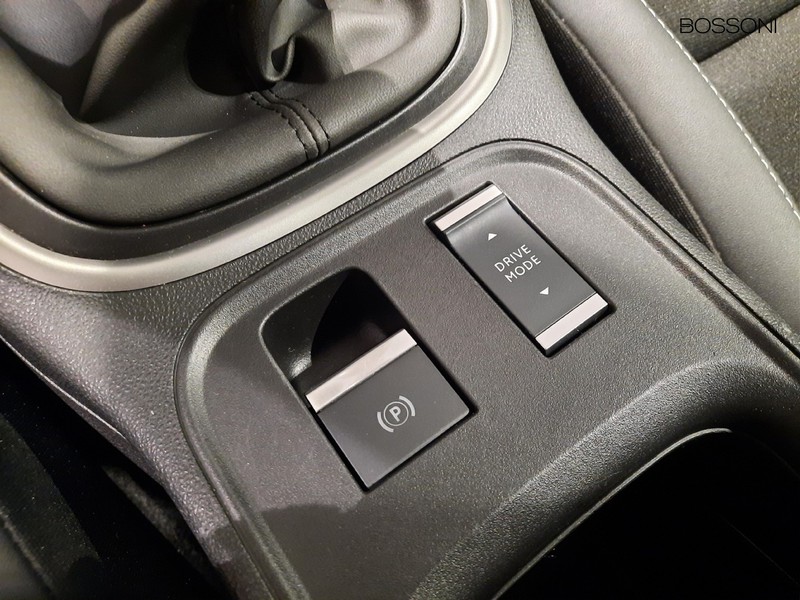 13 - Jeep Avenger 1.2 turbo 100cv altitude fwd