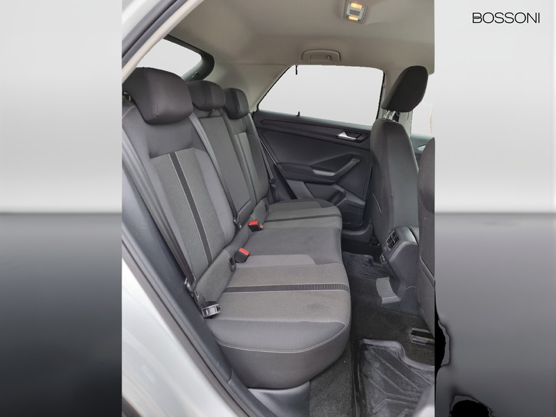 13 - Volkswagen T-Roc 1.5 tsi act life