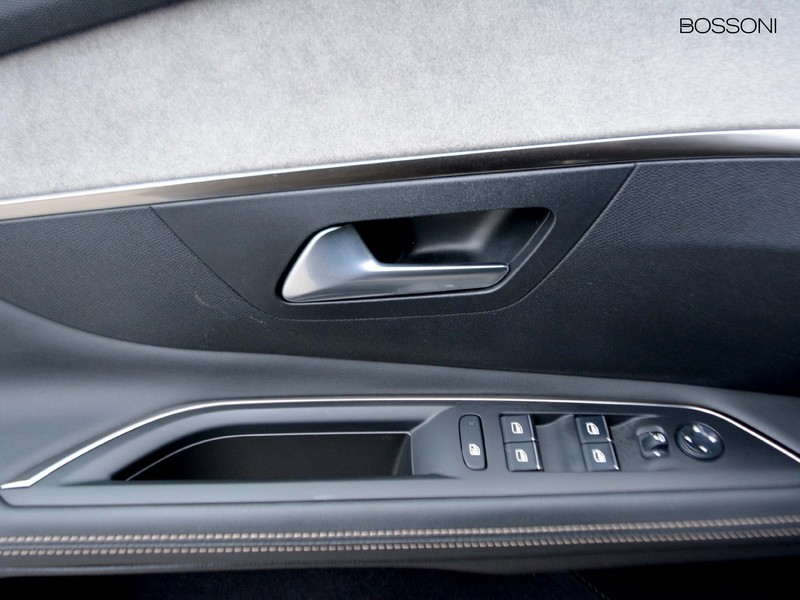 13 - Peugeot 3008 1.2 puretech turbo gt eat8 s&s