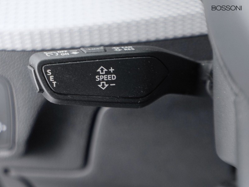 25 - Audi Q2 30 2.0 tdi admired advanced s tronic