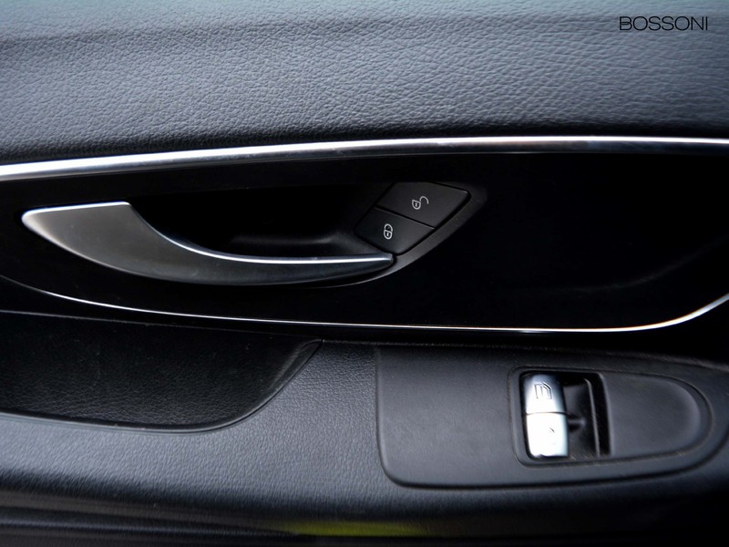 13 - Mercedes Vans Vito 114 cdi compact fwd mixto my20