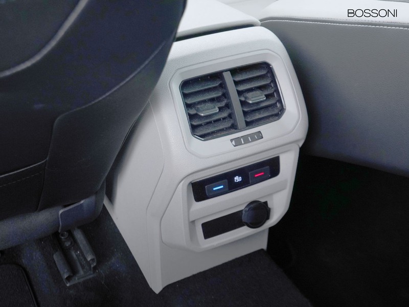 31 - Volkswagen Tiguan 1.5 tsi act 150cv elegance dsg