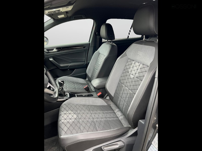7 - Volkswagen T-Roc 1.5 tsi act r line