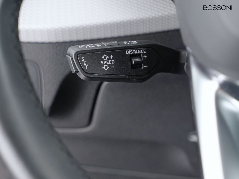 25 - Audi Q2 30 2.0 tdi s line edition s tronic