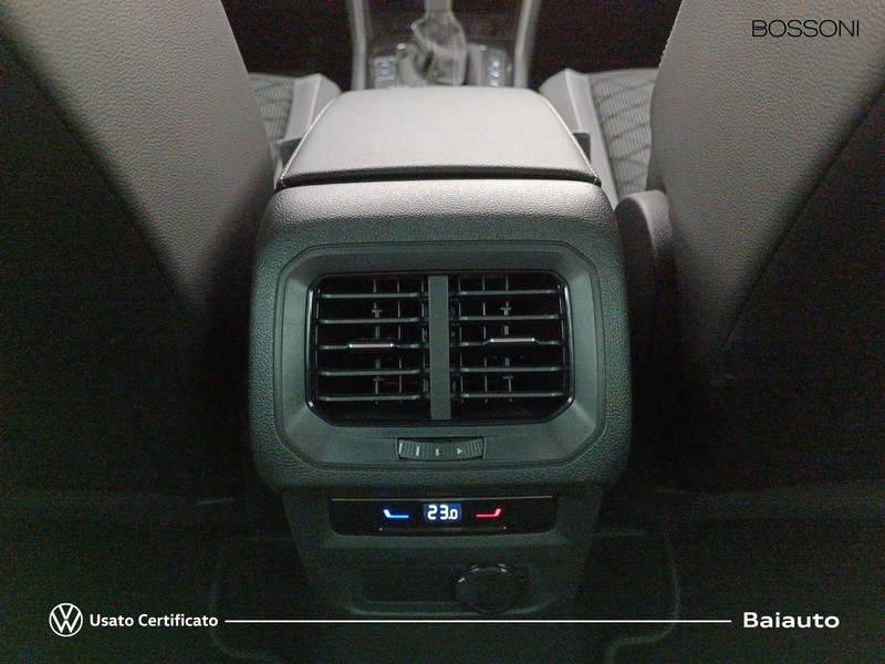 13 - Volkswagen Tiguan 2.0 tdi scr 150cv r-line 4motion dsg