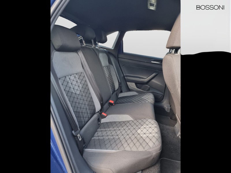 13 - Volkswagen Taigo 1.0 tsi 115cv r-line dsg