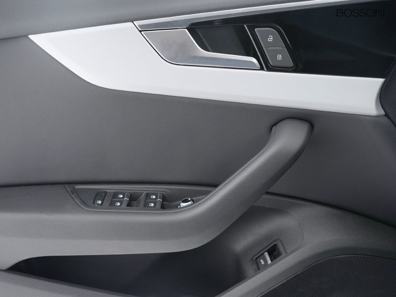 13 - Audi A4 avant 40 2.0 tdi mhev 204cv s line edition quattro s tronic