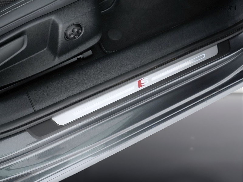 19 - Audi A4 avant 40 2.0 tdi mhev 204cv s line edition quattro s tronic