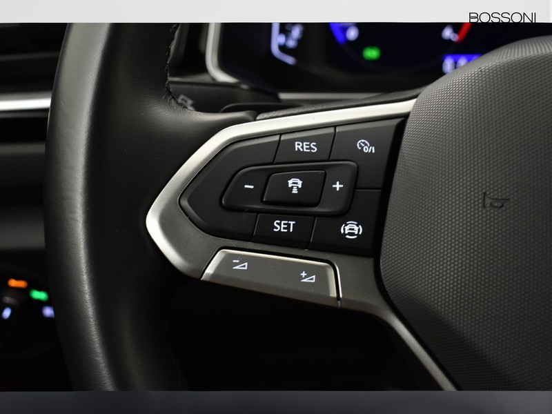 19 - Volkswagen T-Roc 2.0 tdi scr 150cv r line dsg