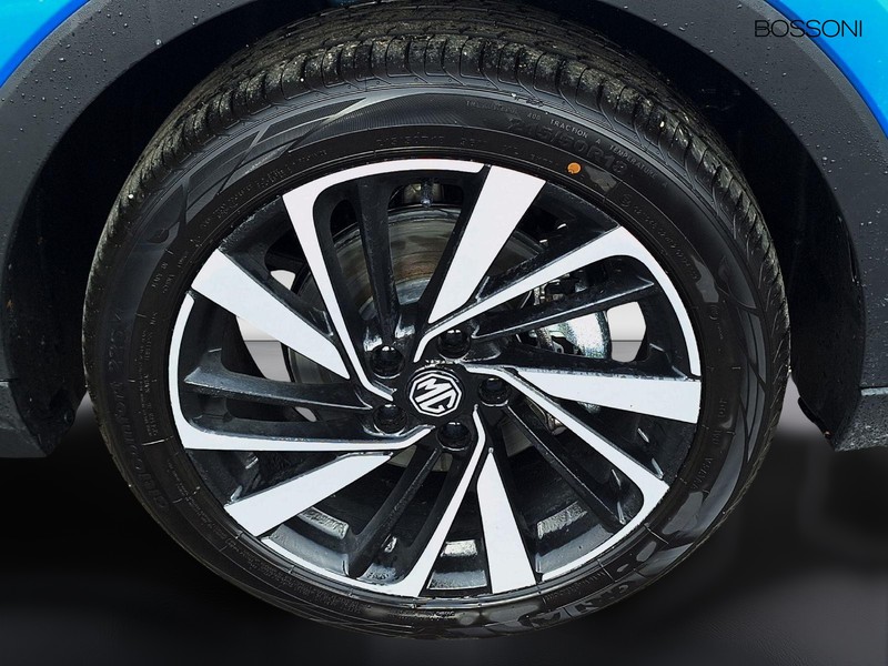 13 - Mg ZS 1.5 hybrid+ luxury auto