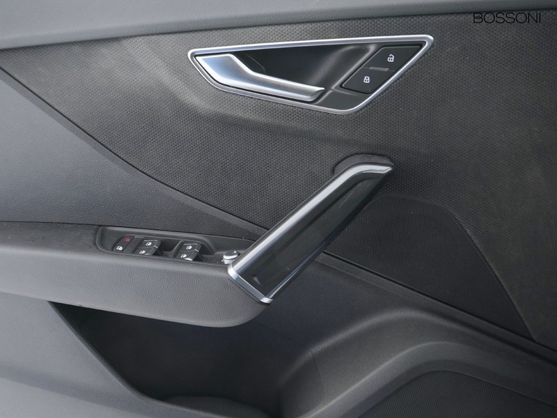 13 - Audi Q2 35 2.0 tdi identity black s tronic