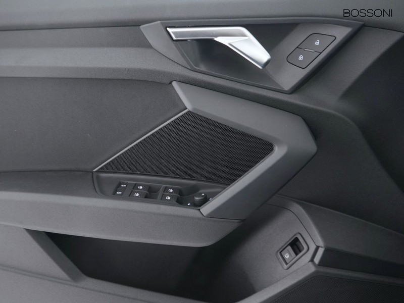 13 - Audi A3 sportback 40 1.4 tfsi e s line edition s tronic