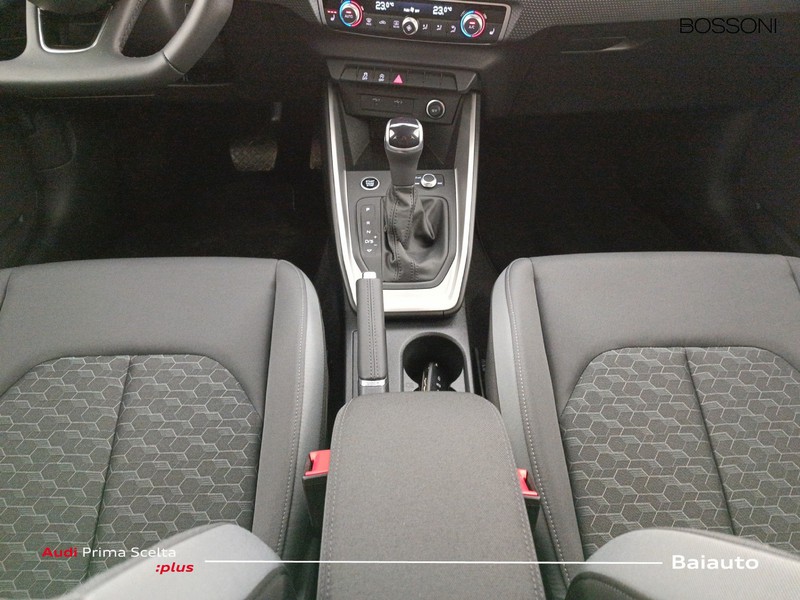 13 - Audi A1 sportback 30 1.0 tfsi 116cv business s tronic