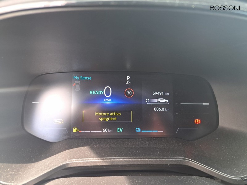 13 - Renault Clio 1.6 e-tech full hybrid techno 145cv