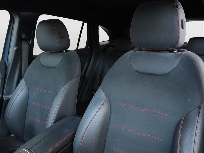 7 - Mercedes GLA 200 d premium 8g-dct