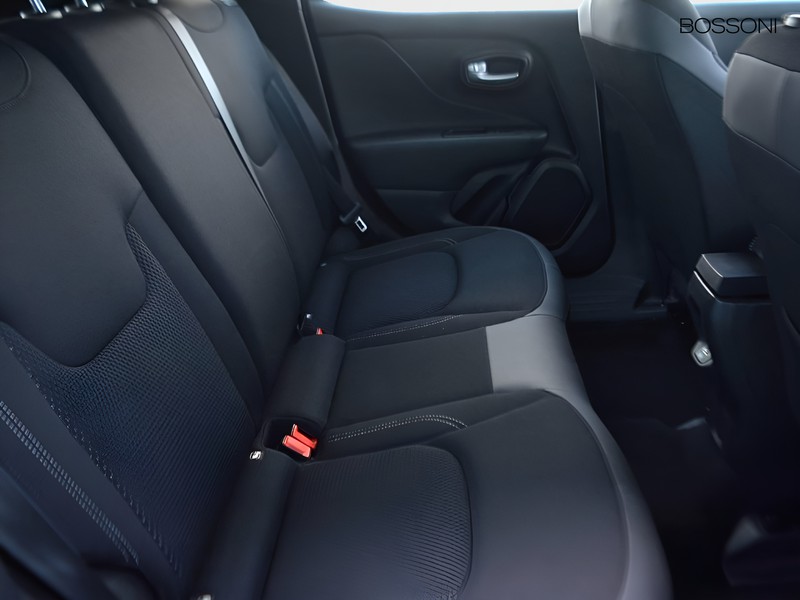 7 - Jeep Renegade 1.5 turbo t4 mhev altitude 2wd dct