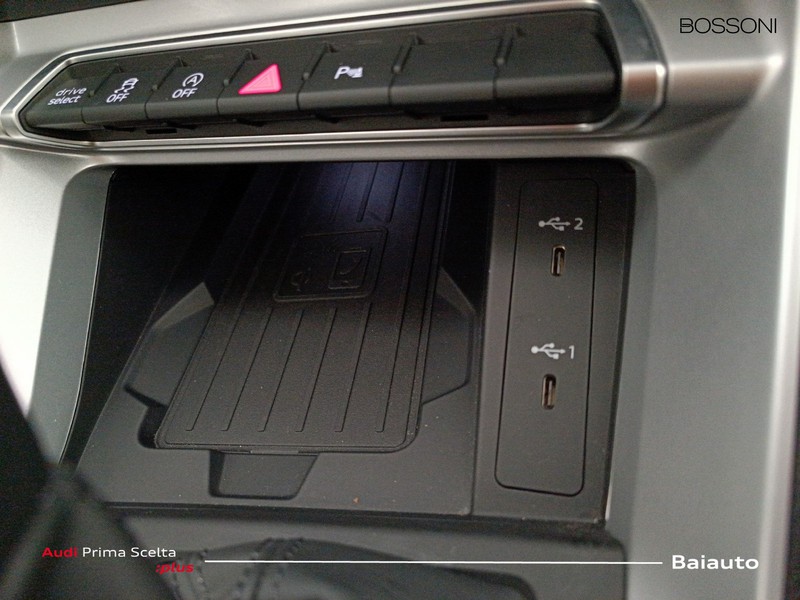 13 - Audi Q3 sportback 35 2.0 tdi s line edition s tronic