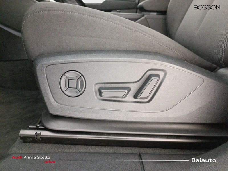 25 - Audi Q3 sportback 35 2.0 tdi s line edition s tronic