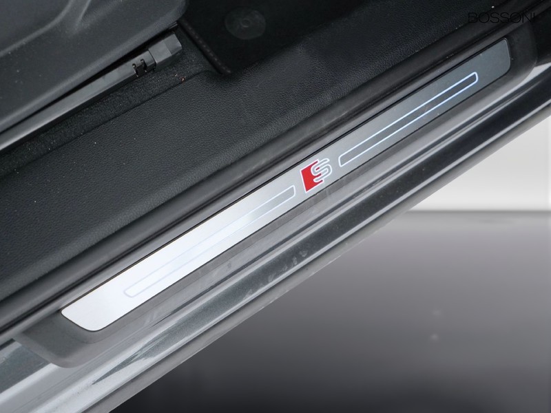 19 - Audi Q3 35 2.0 tdi s line edition s tronic