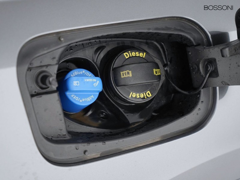 31 - Audi Q3 35 2.0 tdi s line edition s tronic