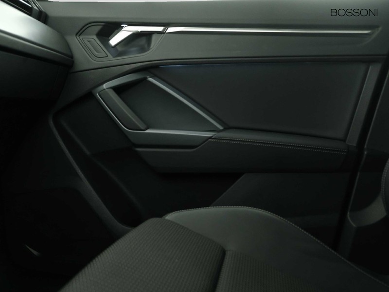 13 - Audi Q3 sportback 35 2.0 tdi s line edition s tronic