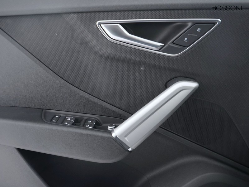 13 - Audi Q2 35 1.5 tfsi s line edition s tronic