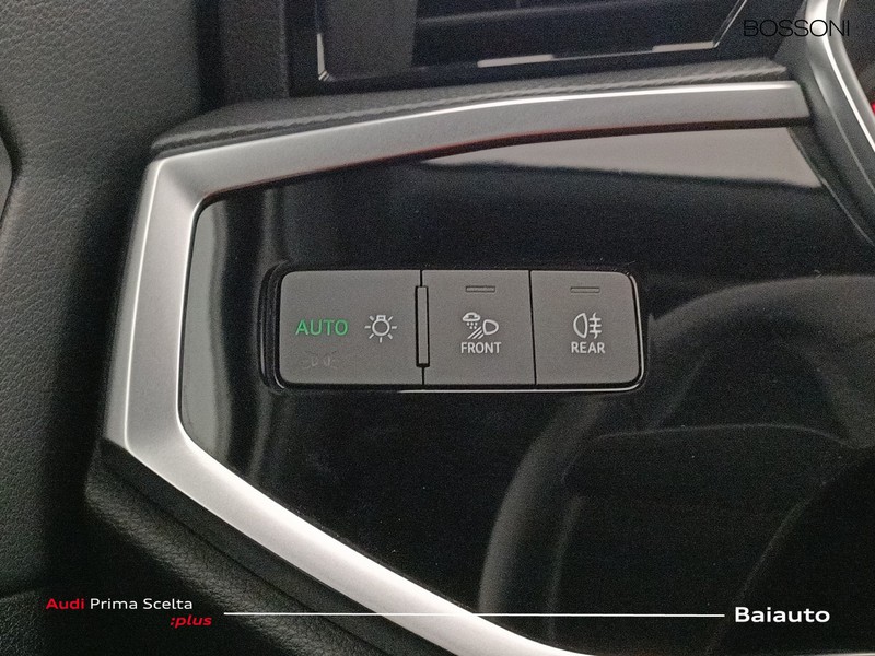 19 - Audi Q3 sportback 35 2.0 tdi s line edition s tronic