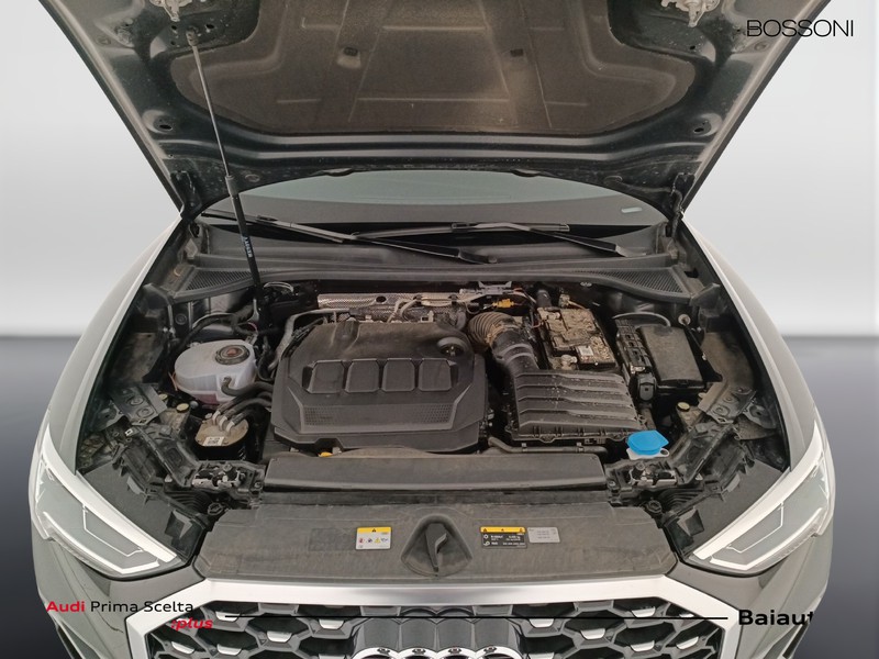 37 - Audi Q3 sportback 35 2.0 tdi s line edition s tronic