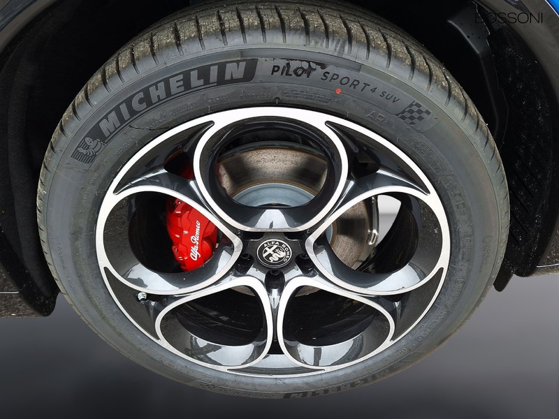 13 - Alfa Romeo Stelvio 2.2 turbo 210cv veloce q4 at8