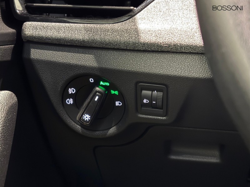 25 - Skoda Kamiq 1.0 tsi 115cv black dots