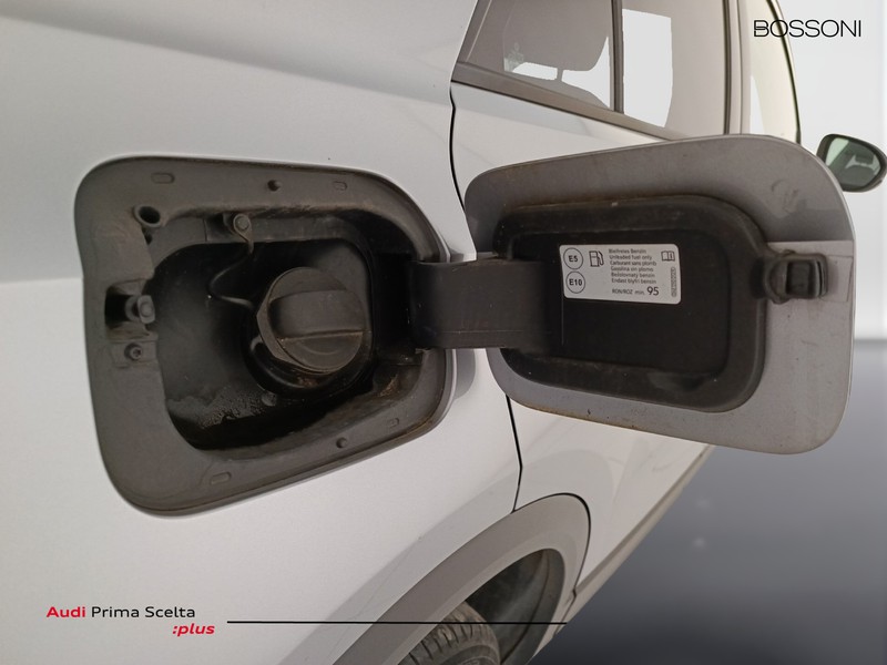 31 - Volkswagen T-Roc 1.0 tsi 110cv life