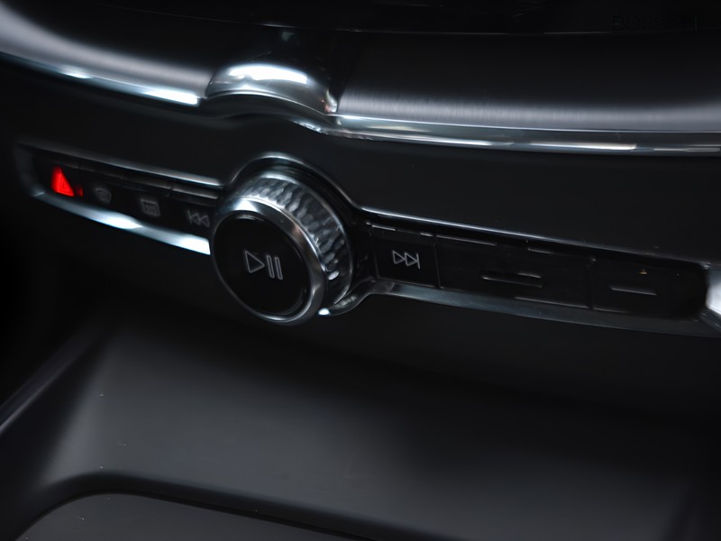 13 - Volvo XC60 2.0 b4 momentum awd geartronic my20