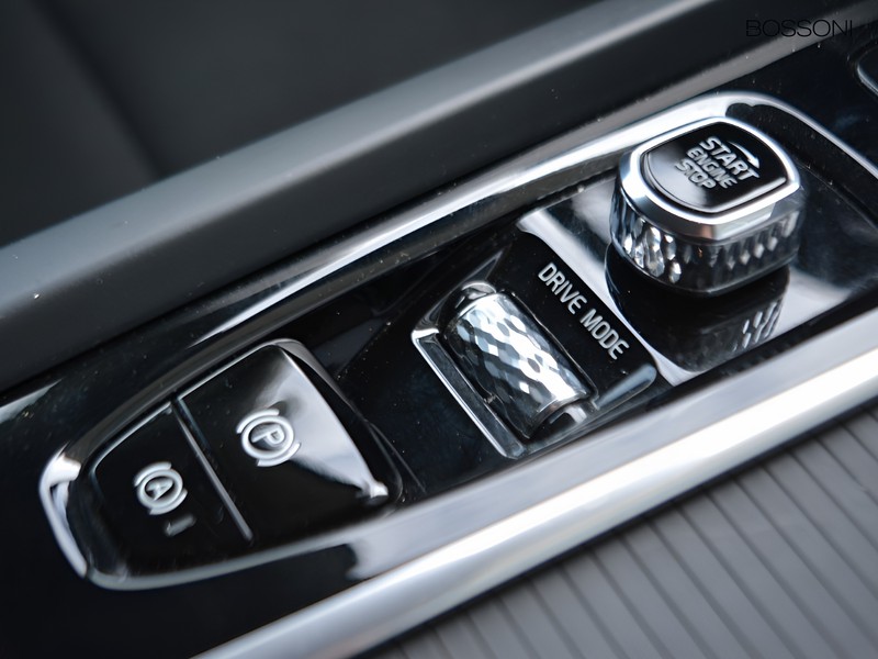 19 - Volvo XC60 2.0 b4 momentum awd geartronic my20