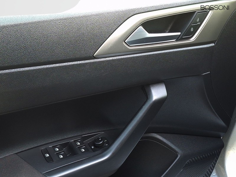 19 - Volkswagen Polo 1.0 tsi 95cv style