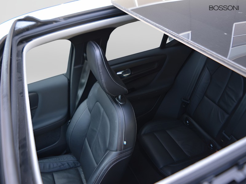 19 - Volvo XC40 1.5 t4 recharge plug-in-hybrid inscription geartronic my21