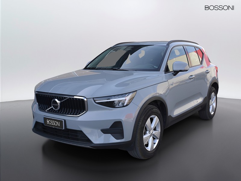1 - Volvo XC40 2.0 b3 essential automatico