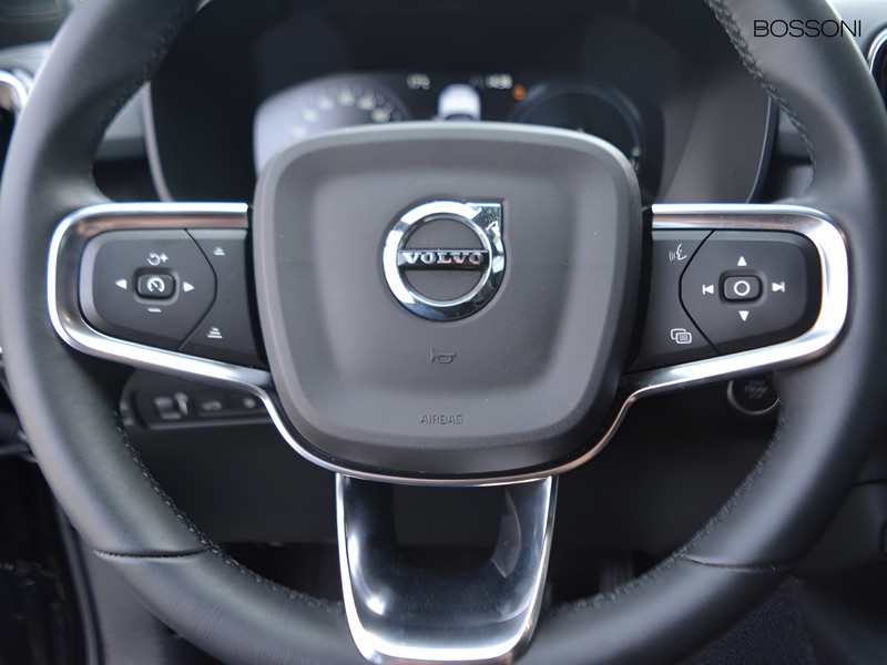19 - Volvo XC40 1.5 t4 recharge plug-in-hybrid plus dark automatico