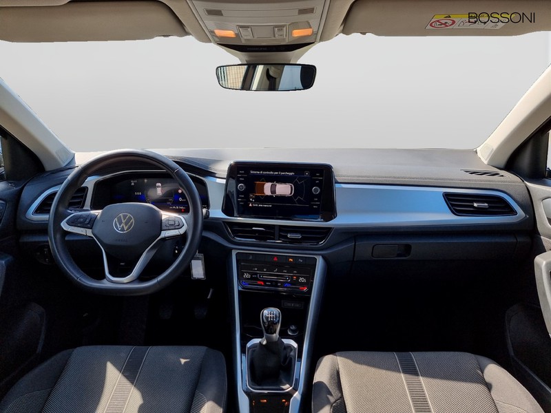 13 - Volkswagen T-Roc 2.0 tdi scr 115cv life