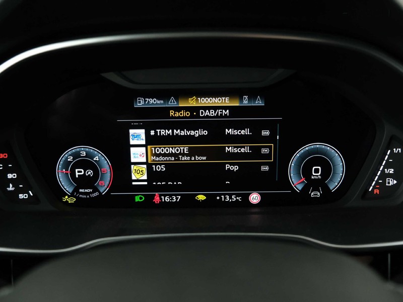 19 - Audi Q3 35 2.0 tdi s line edition s tronic