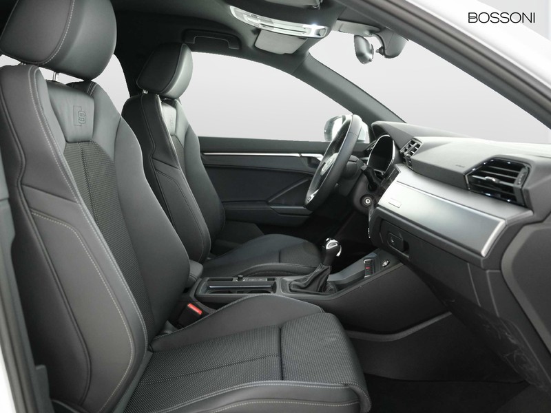 31 - Audi Q3 35 2.0 tdi s line edition s tronic